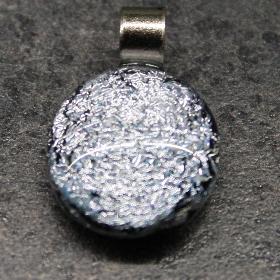 Csillog� kerek ez�st med�l