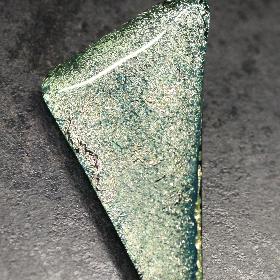 F�nyes h�romsz�g med�l