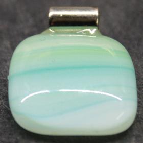 Z�ld n�gyzetes med�l